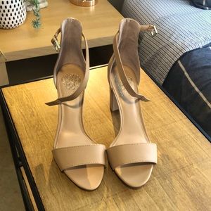 Women 7.5 Vince Camito chunky heel w/ ankle strap